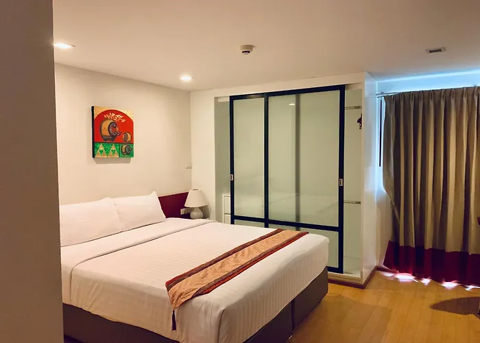 I Sathorn 3*